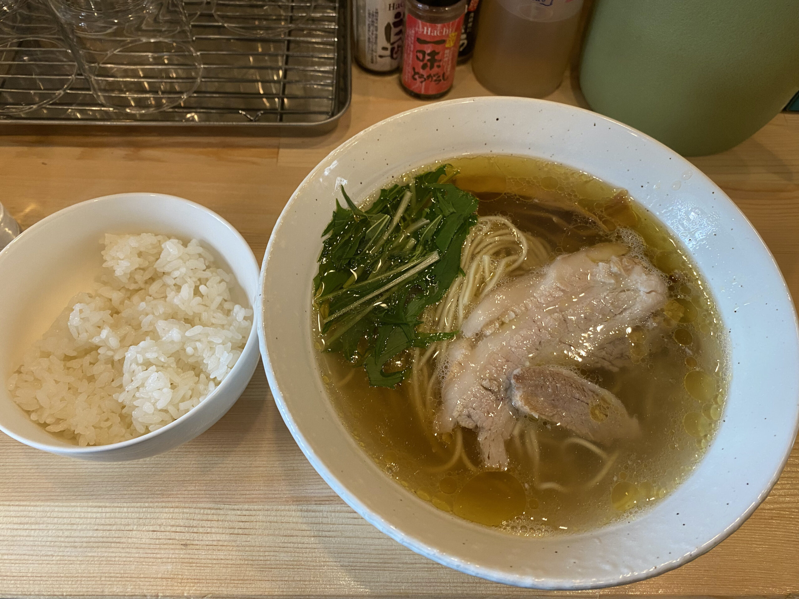 白醤油らーめん　850円と半ライス　200円